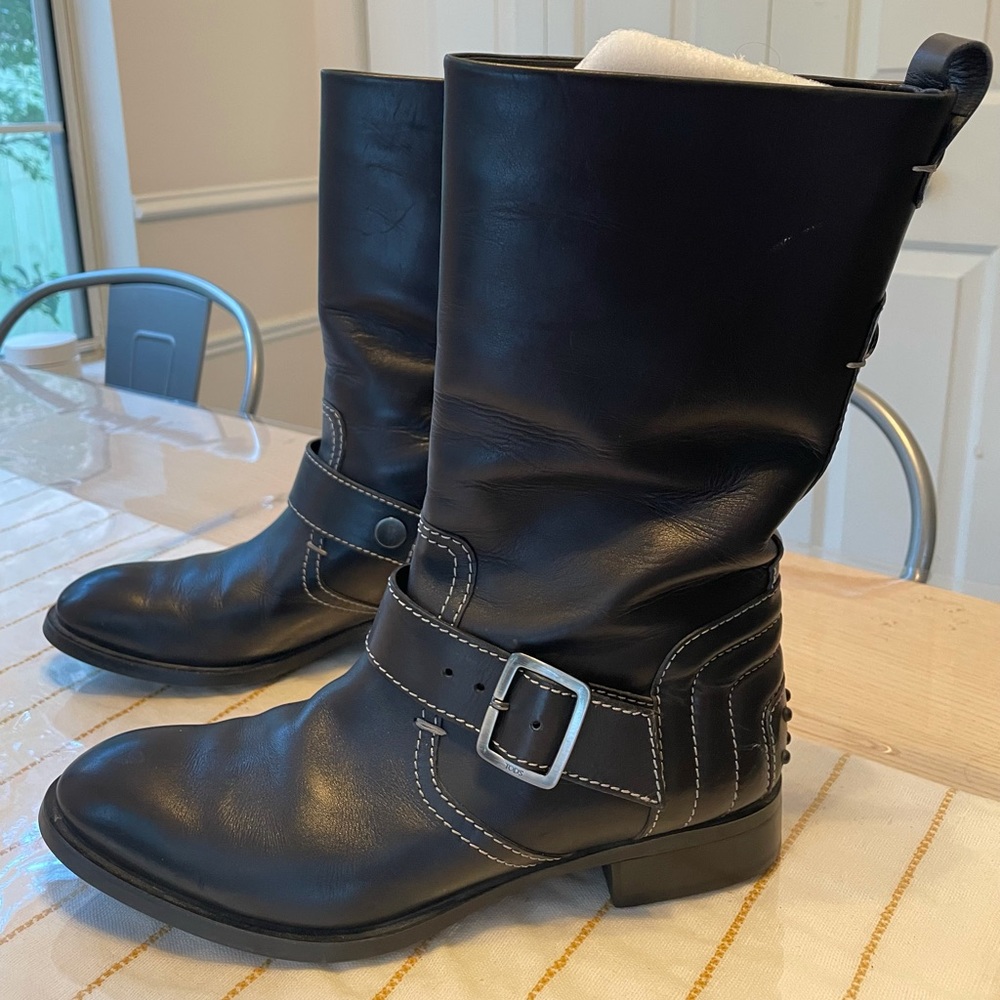 Tod's Mid Calf Black Leather Boots